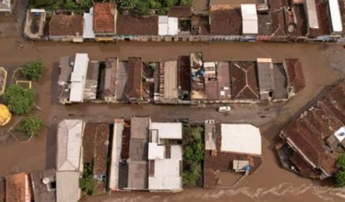 Ajude Família que perderam bens e alimentos com a forte chuva.