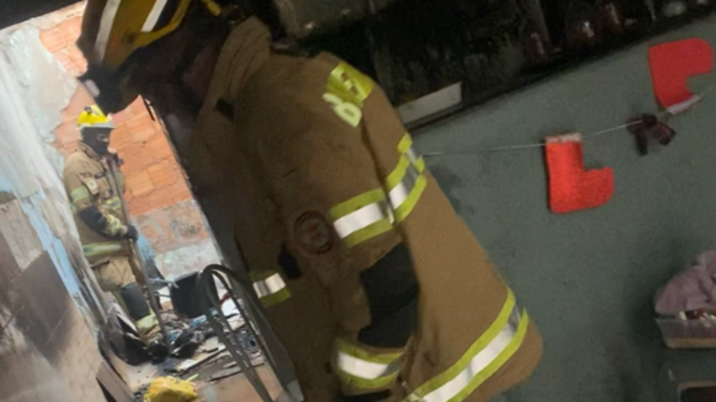 imagem da vaquinha Casa incendiada eu e minha família ficamos somente com a roupa do corpo, quem puder ajudar pfv deus devolva em dobro😭🙏🏻