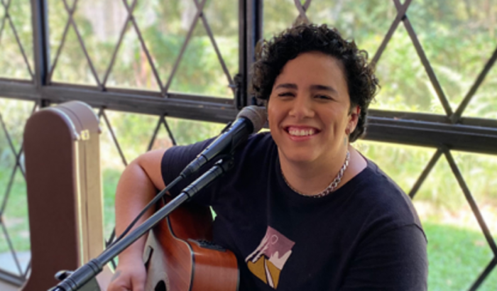 Me ajude a comprar meu material de trabalho e meu carro. 