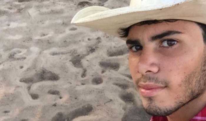 Ajuda ao Carlinhos Cawboy