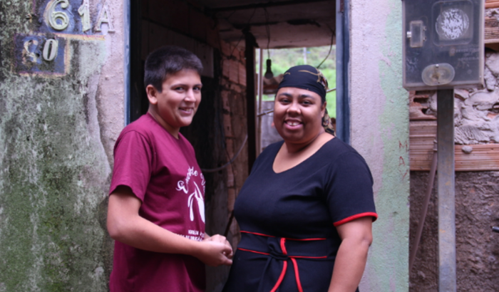 Ajude a Claudinha a ter uma casa digna