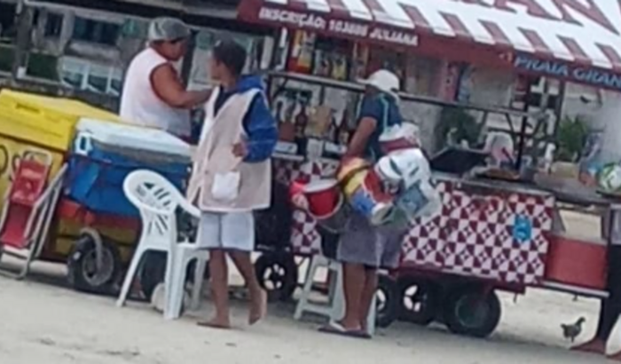 ajuda para um ambulante