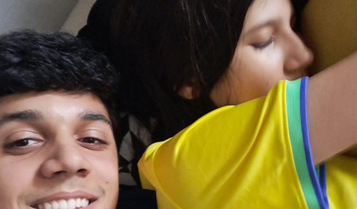 Ver na minha namorada na Inglaterra, no aniversário dela de surpresa 