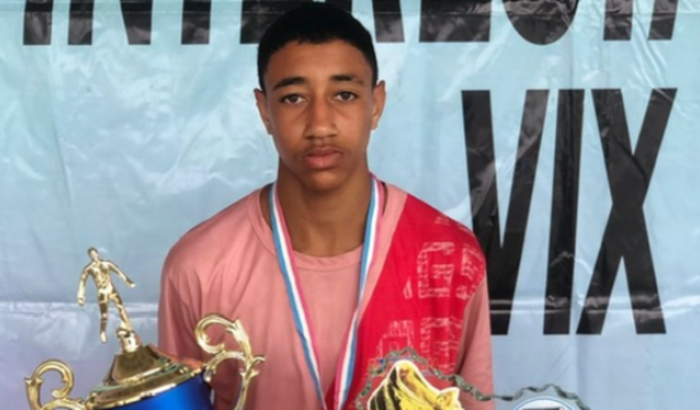Ajude o Guilherme a jogar futebol na Alemanha