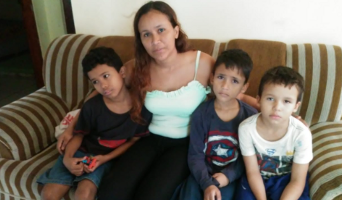 Alimentos e móveis para Amada e seus filhos