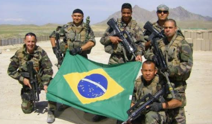 Ajude um brasileiro a ir pra legião estrangeira