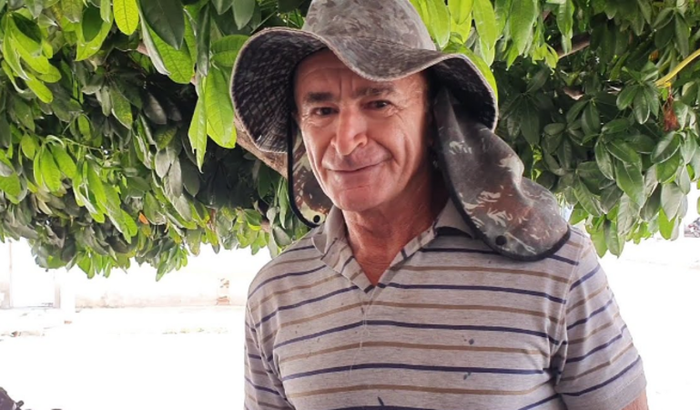 Celular novo para o vovô maromba 