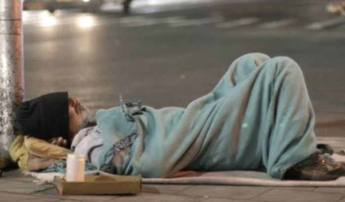 Ajudar moradores de rua 