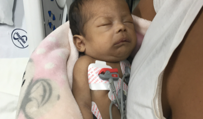 Ajude a bebe Alícia 