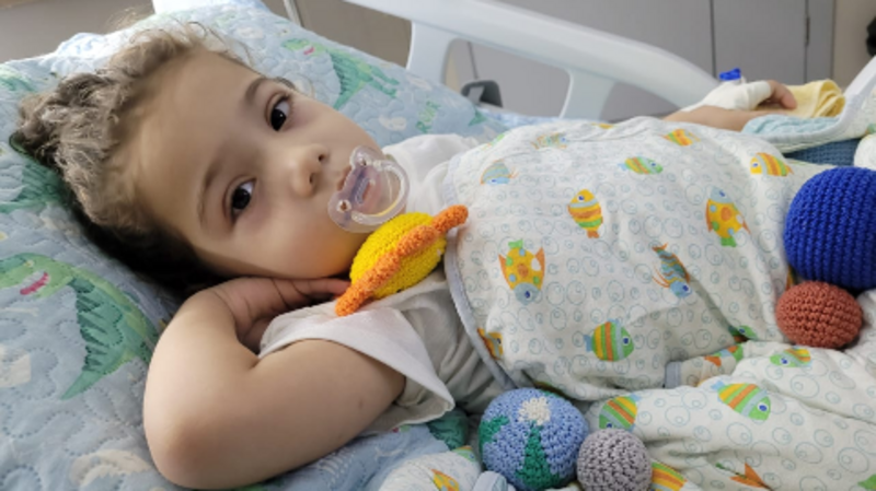 Tratamento de saúde do pequeno Bruce