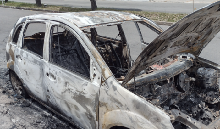 Ajudar pagar o carro que pegou fogo
