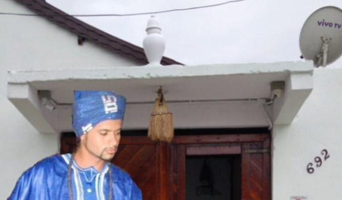 Reforma e aquisicao para templo africano e afro brasileiro em.frente a igreja evangelica