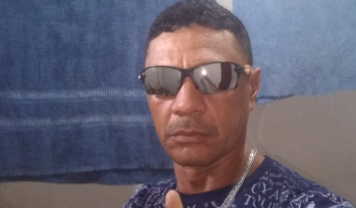 Compra uma moto pra fazer moto táxi 
