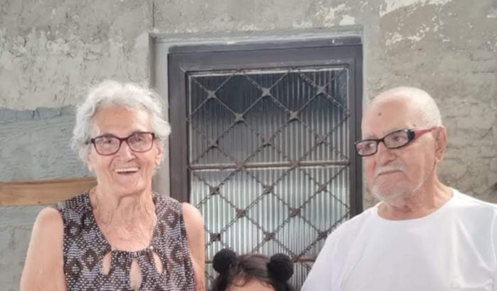 Ajuda para os velhinhos reformar a casa