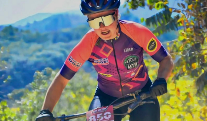 Ajude: Competidora de Mountain Bike XCM