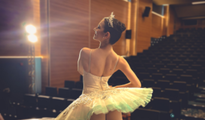 Ajude uma bailarina a participar de uma final internacional