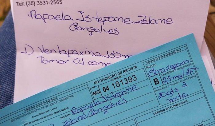 Preciso de ajuda urgentemente 