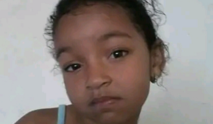 Preciso ajudar minha filha e não tô trabalhando preciso comprar material escolar pra ela e roupa ela mora com a mãe 