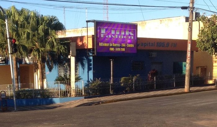 Propaganda do Bolsonaro no telão eletrônico em Bastos