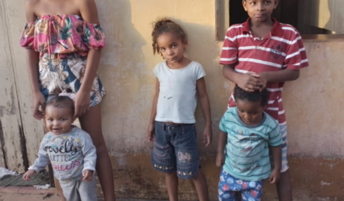 Ajuda uma criança 