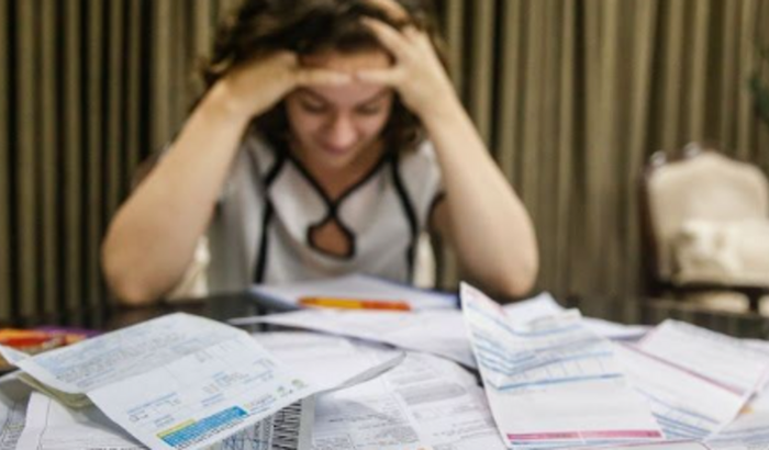 Ajudar a pagar uma dívida 