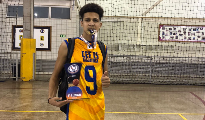 Ajude um  atleta a fazer a peneira do Flamengo basketball  no Rio de Janeiro 