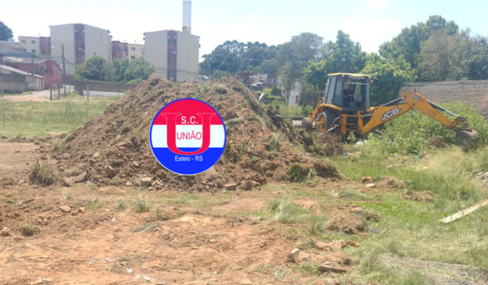 Construção da nossa sede e campo.
