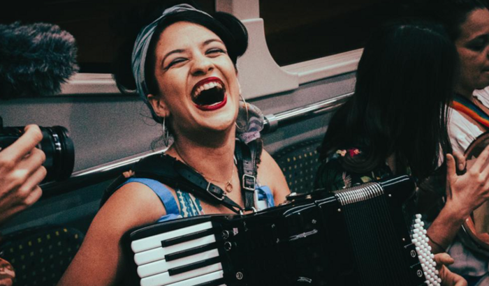 O Primeiro album de Vitória Faria