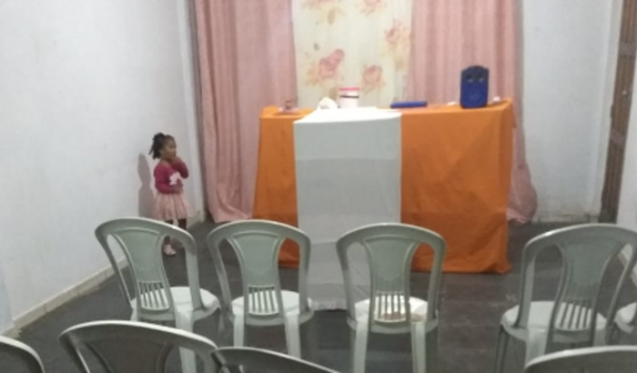 Campanha para compra de cadeiras para a igreja  