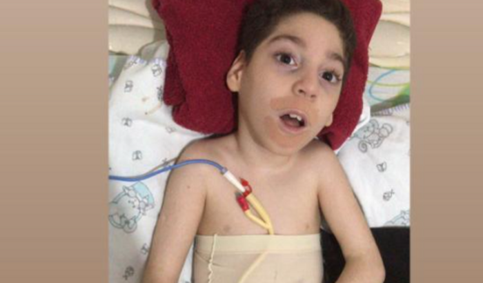 Ajude a Elias com seus suplementos 