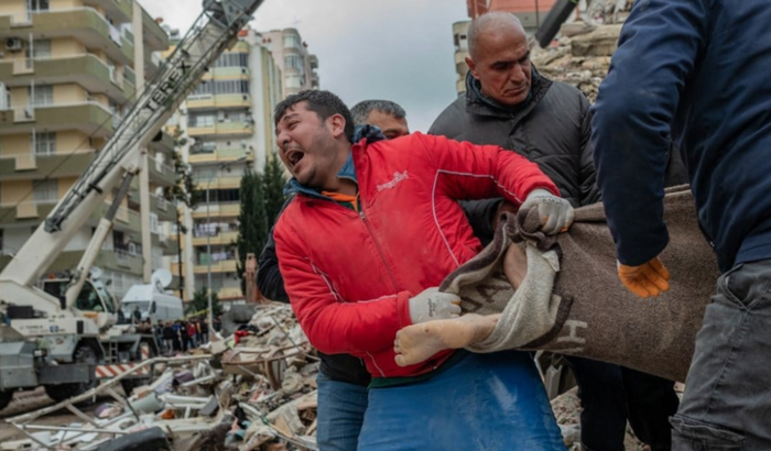 Terremoto na Turquia - Brasileiros Ajudando