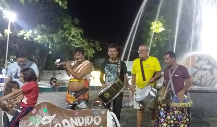 Boi de carnaval mim ajudem eustou inposibilitavel de trabalhar