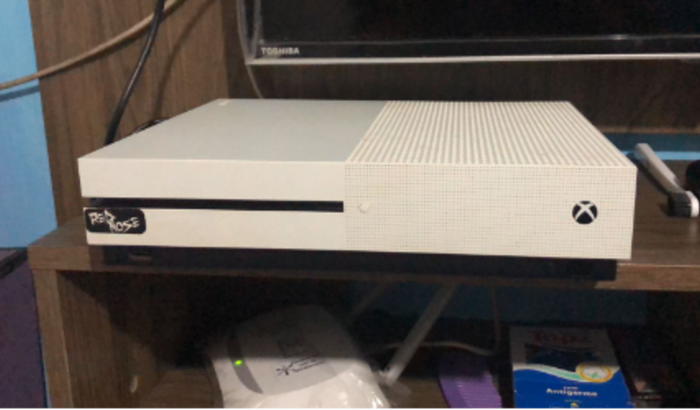 Ajuda para pagar o conserto do meu video game