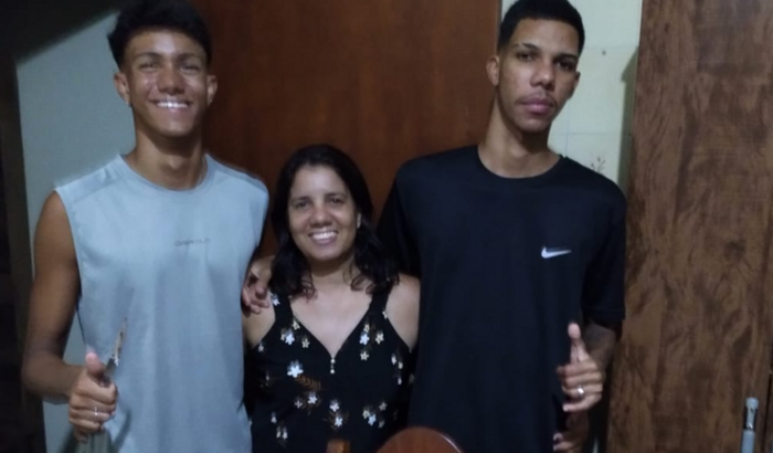 Ajude o meu irmão 