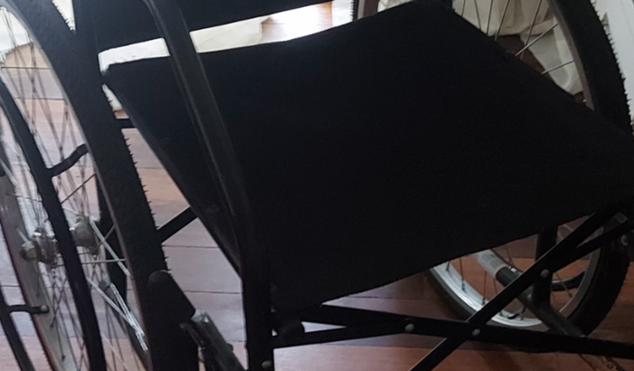 Ajudar meu marido q e acamado.(cadeirande)