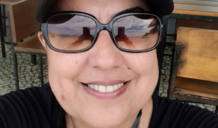 Gravacao de EP da farmaceutica Claudia Leite canta Ary Barroso