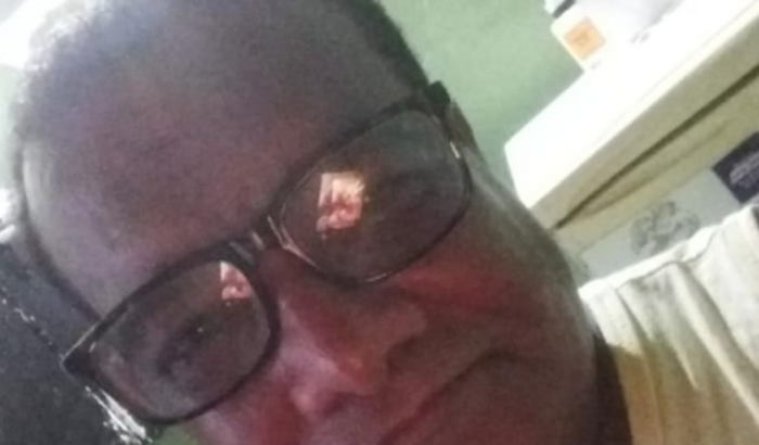 Ajuda para meu amigo Moezio