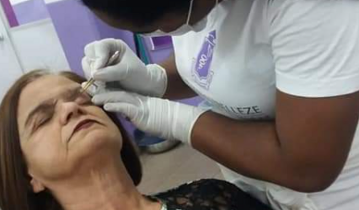 Me ajude comprar uma maca estética/ para trabalhar  