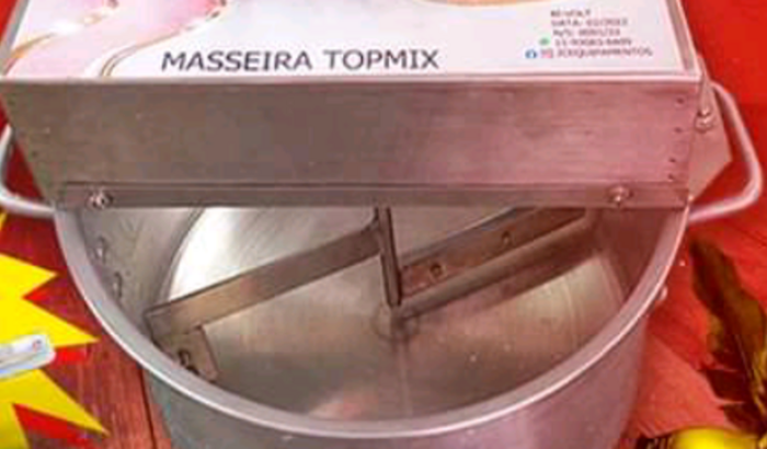 compra uma  batedeira de massas de salgados e 
