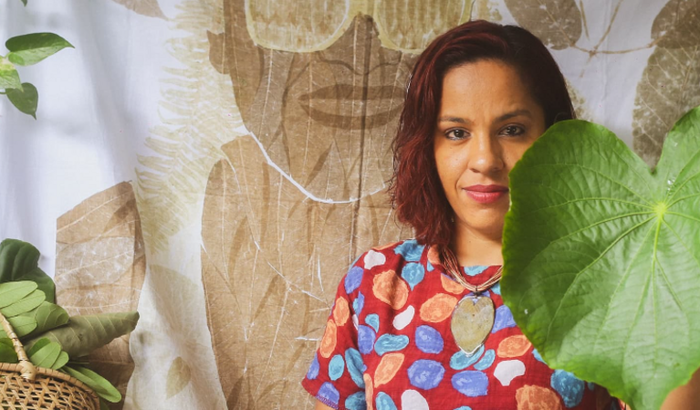 Ajuda para exposição no Carroseul du Louvre.