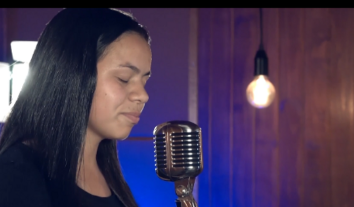 Você pode  me ajudar a gravar meu próximo clipe ♥️