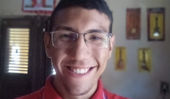 Ajuda para custear passagens para ir à UFC