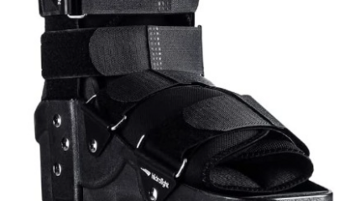 Botinha ortopédica pra pé torto e Sessões de Fisioterapia