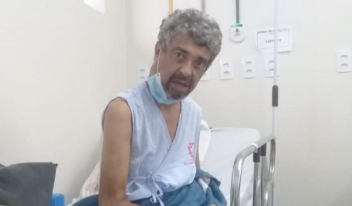 Ninguem  larga mão  de ninguém 