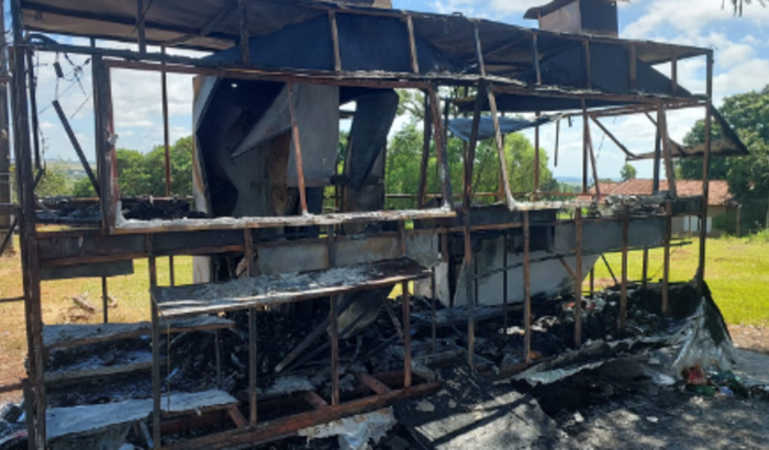 Incendio ao treiler 