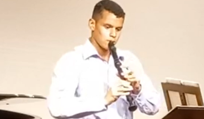 Ajuda para tocar com pianista.