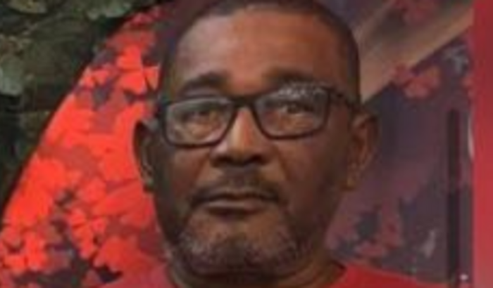 Ajuda para uma cirurgia vitrectomia +endolaser-facetomia