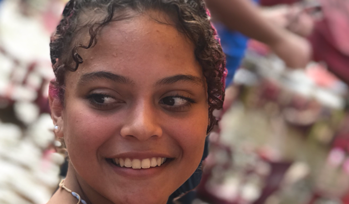 Ajudar na festa tão sonhada de 15 anos da Marcelly 