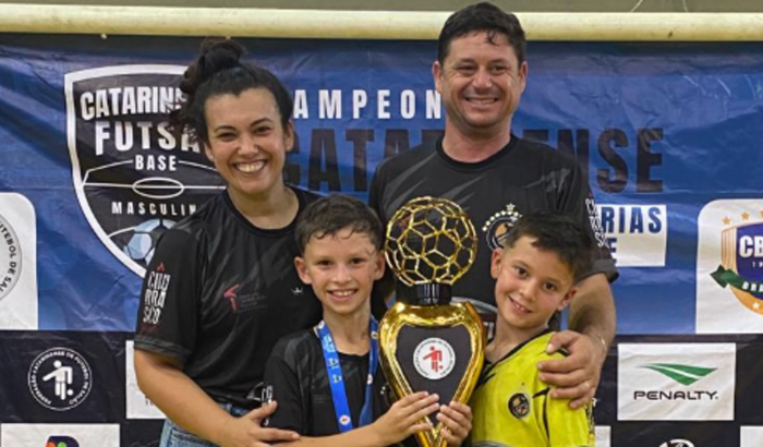Familia do Nicolas na Taça Brasil de Futsal.