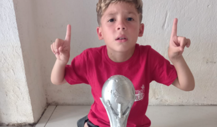 AJUDE UM ATLETA INFANTIL